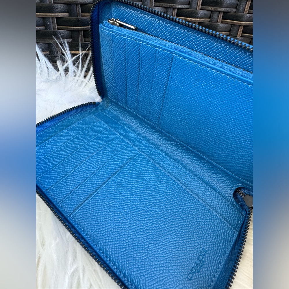 Medium Zip Around Wallet - Picture 3 of 3